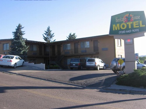 Heritage House Motel - image 17