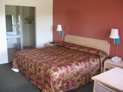 Heritage House Motel - image 18