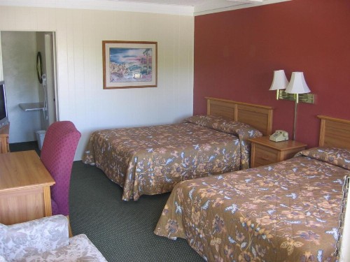 Heritage House Motel - image 20