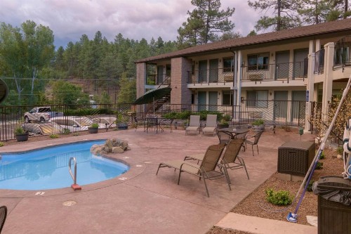 Days Inn Ponderosa Pines - image 15