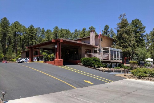 Days Inn Ponderosa Pines - image 2