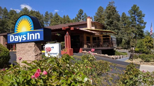Days Inn Ponderosa Pines - image 23