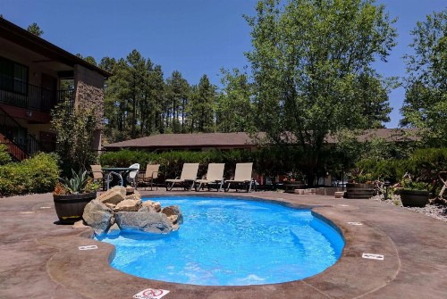 Days Inn Ponderosa Pines - image 28