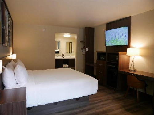 Days Inn Ponderosa Pines - image 4
