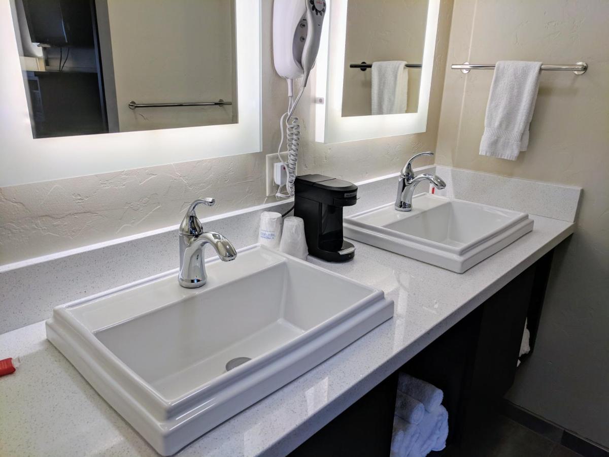 Days Inn Ponderosa Pines - image 7