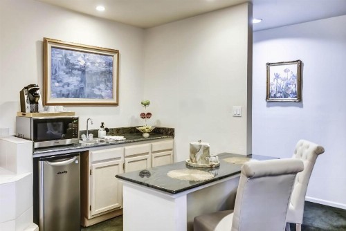 Forest Villas Hotel - image 11