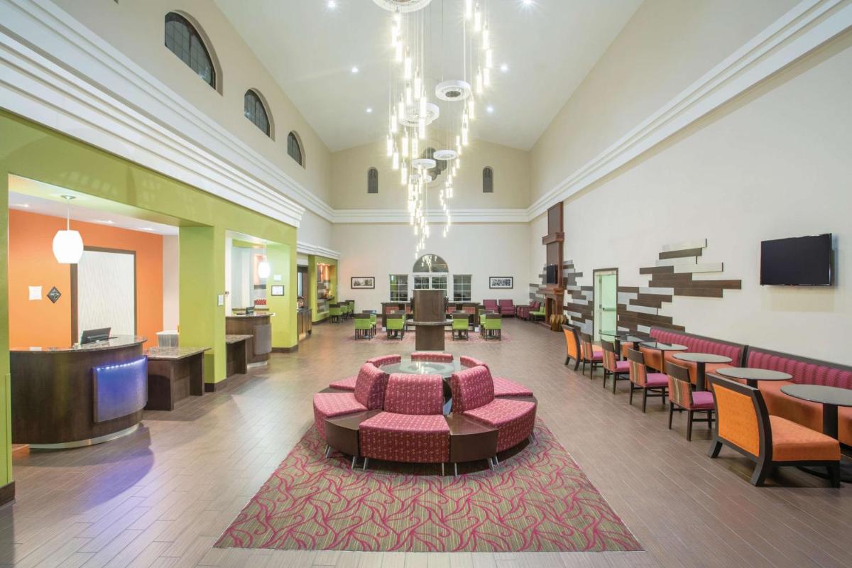 La Quinta by Wyndham Conference Center Prescott - image 2