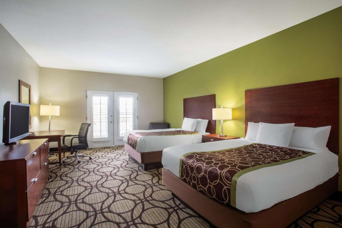 La Quinta by Wyndham Conference Center Prescott - image 6