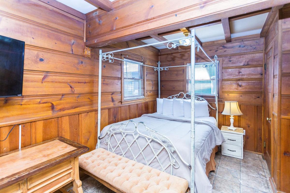 Apple Creek Cottages - image 5