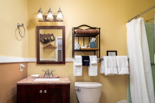 Prescott Pines Inn Bed and Breakfast - image 16