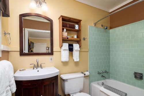 Prescott Pines Inn Bed and Breakfast - image 3