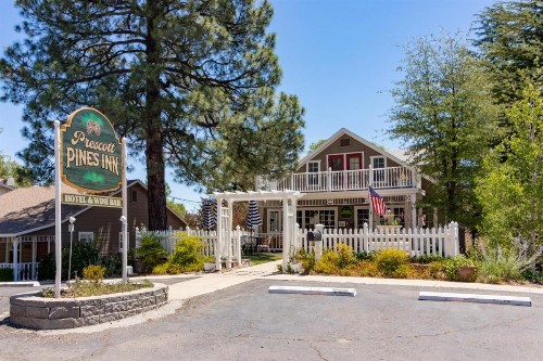 Prescott Pines Inn Bed and Breakfast - image 5