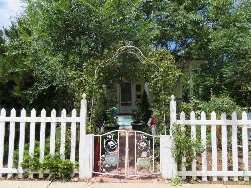 Virginia St. Dollhouse - image 1