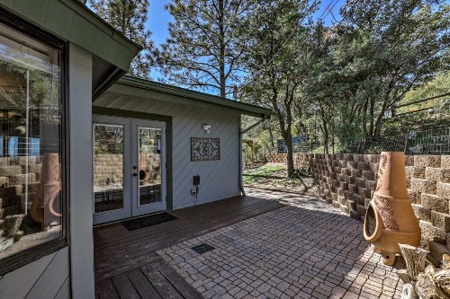 Prescott Cabin with Deck and Mtn Views 4 Mi Downtown! - image 6