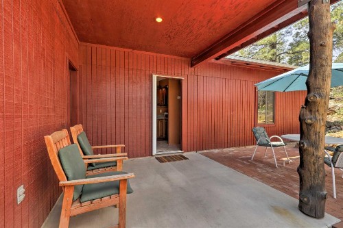 Quiet Prescott Forest Retreat Cottage with Patio! - image 7