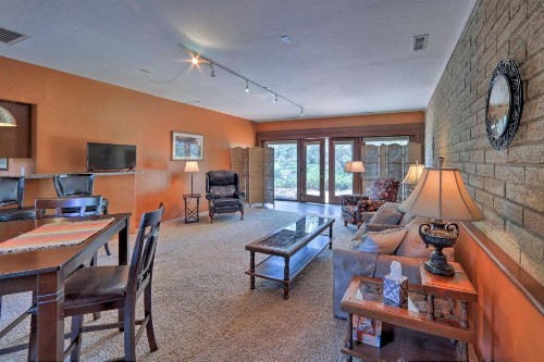 Quiet Prescott Forest Retreat Cottage with Patio! - image 9