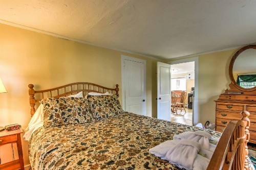 ‘Stagecoach Inn’-Historic Home w/Patio by Casinos! - image 10