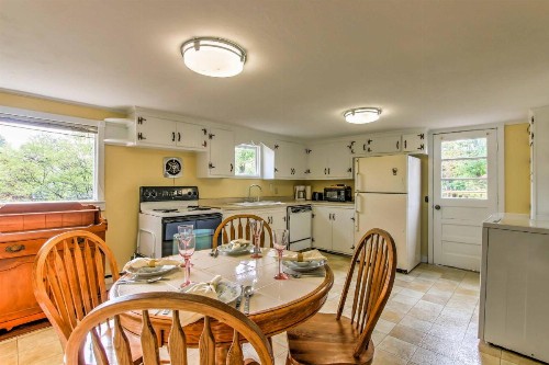 ‘Stagecoach Inn’-Historic Home w/Patio by Casinos! - image 3