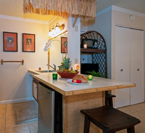 Sandpiper 121B-cute studio with pool BBQ hot tub wifi - image 8