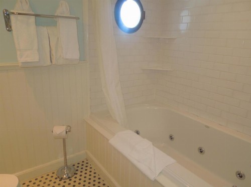 Anchor Inn Beach House - image 20