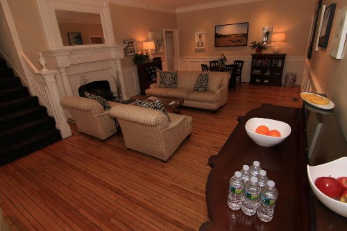 Anchor Inn Beach House - image 4