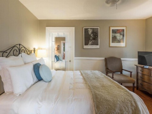 Snug Cottage - image 32