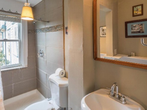 Snug Cottage - image 34