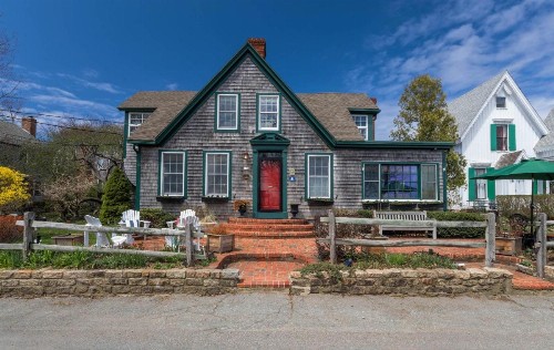 Snug Cottage - image 40