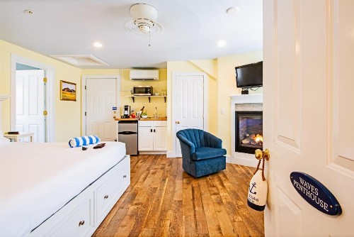 Admiral's Landing - image 45
