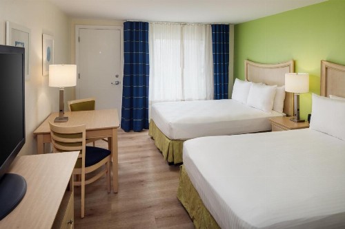Surfside Hotel and Suites - image 17