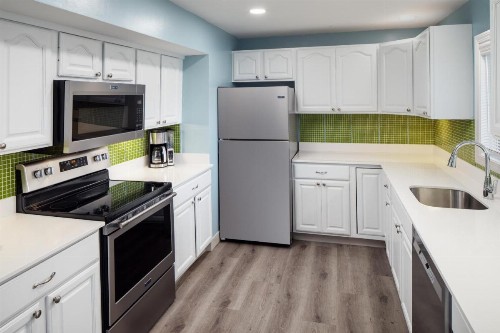 Surfside Hotel and Suites - image 3
