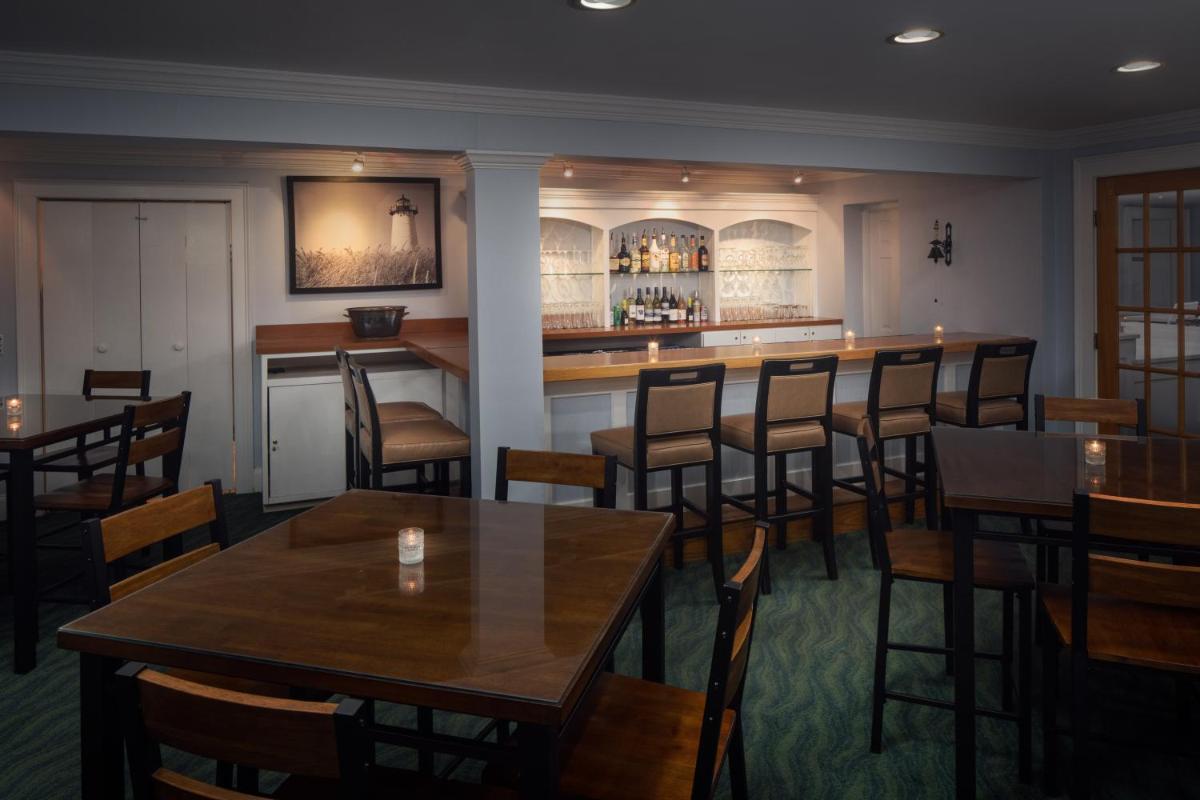 Surfside Hotel and Suites - image 6