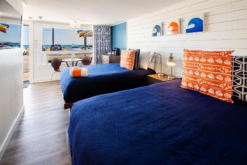 Breakwater Hotel - image 14
