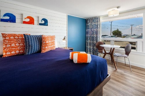 Breakwater Hotel - image 16