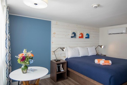 Breakwater Hotel - image 17