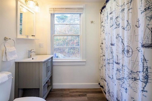 Breakwater Hotel - image 26