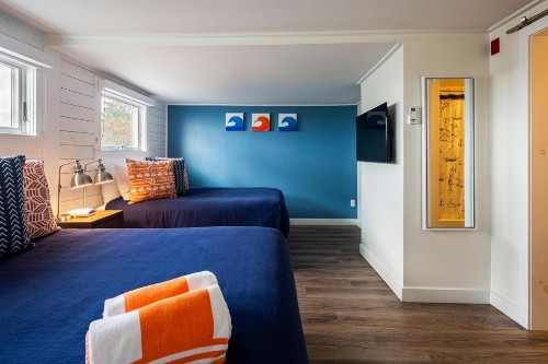Breakwater Hotel - image 34