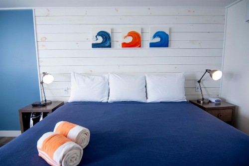 Breakwater Hotel - image 40
