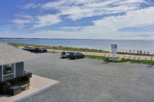 Breakwater Hotel - image 6