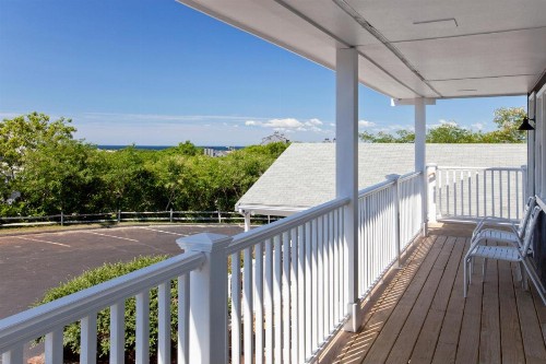 The Seaglass Inn & Spa - image 12