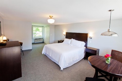 The Seaglass Inn & Spa - image 23