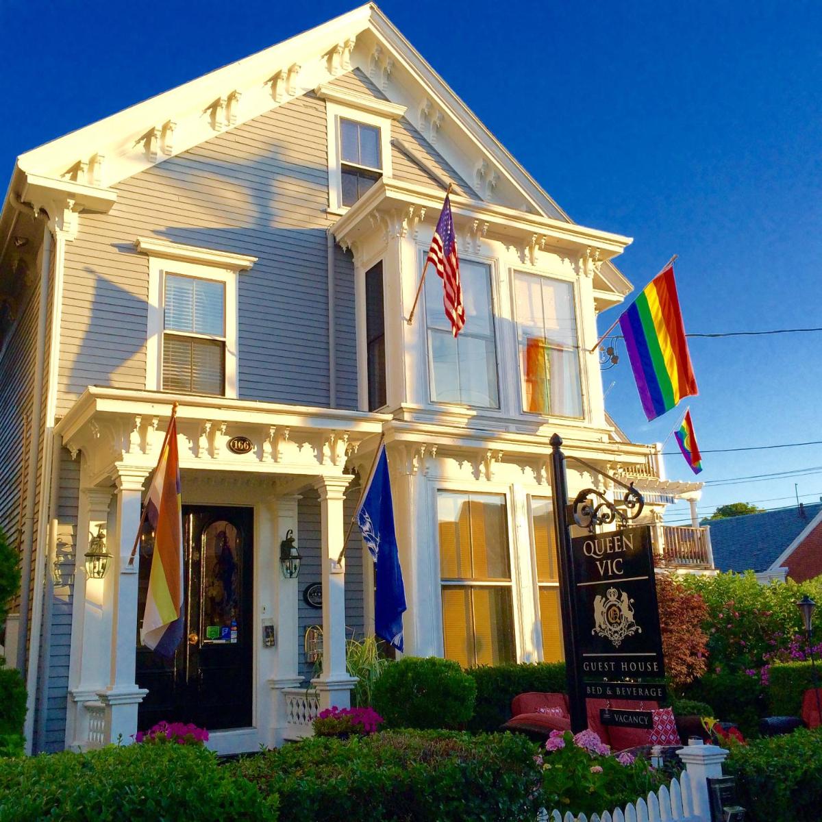 Queen Vic Guest House - main image