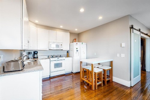 The Waterfront Penthouse - image 12