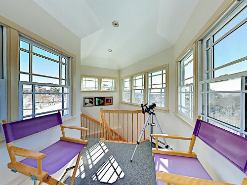 Iconic West End Home Home - image 10