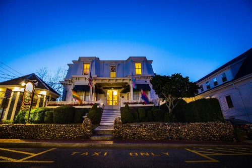 Brasswood Inn - image 10