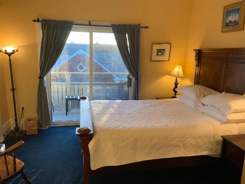 Brasswood Inn - image 11