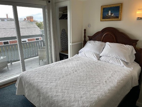 Brasswood Inn - image 23
