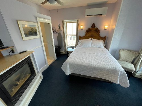 Brasswood Inn - image 4