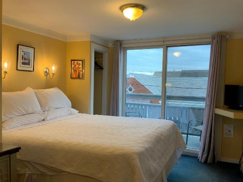 Brasswood Inn - image 8