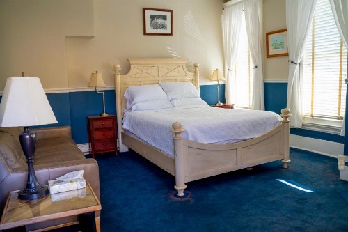 Brasswood Inn - image 9